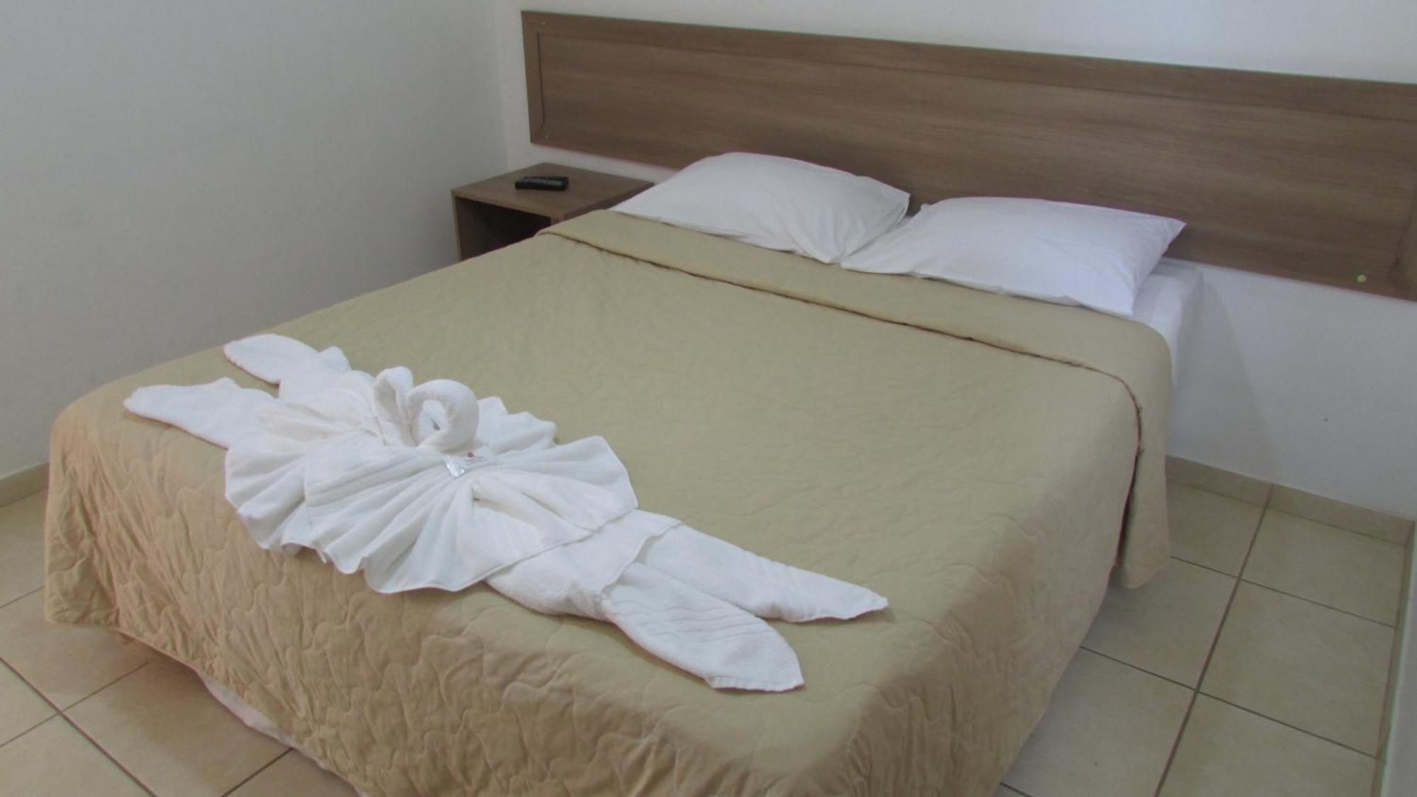 Hotel Oitis โกเวร์นาดอร์ วาลาดาเรส ภายนอก รูปภาพ