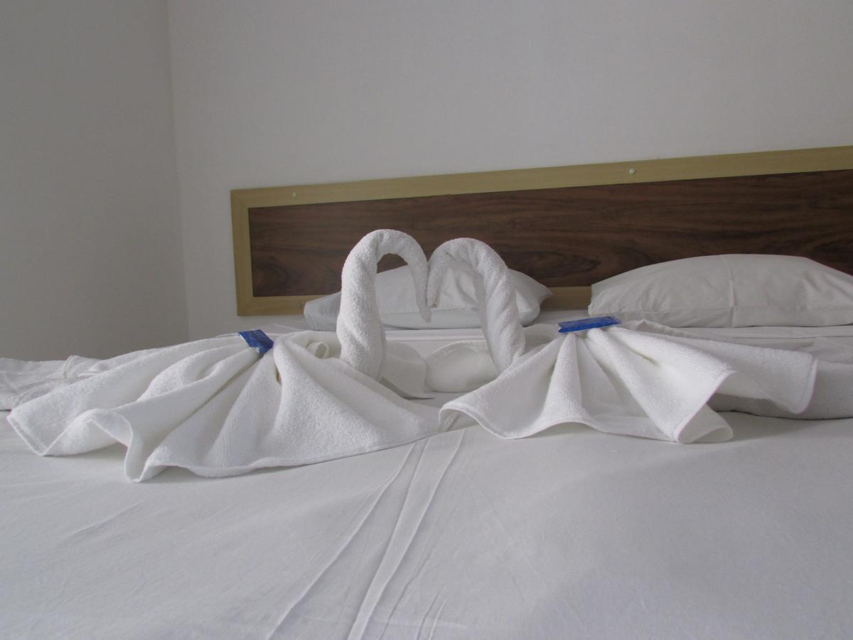 Hotel Oitis โกเวร์นาดอร์ วาลาดาเรส ภายนอก รูปภาพ