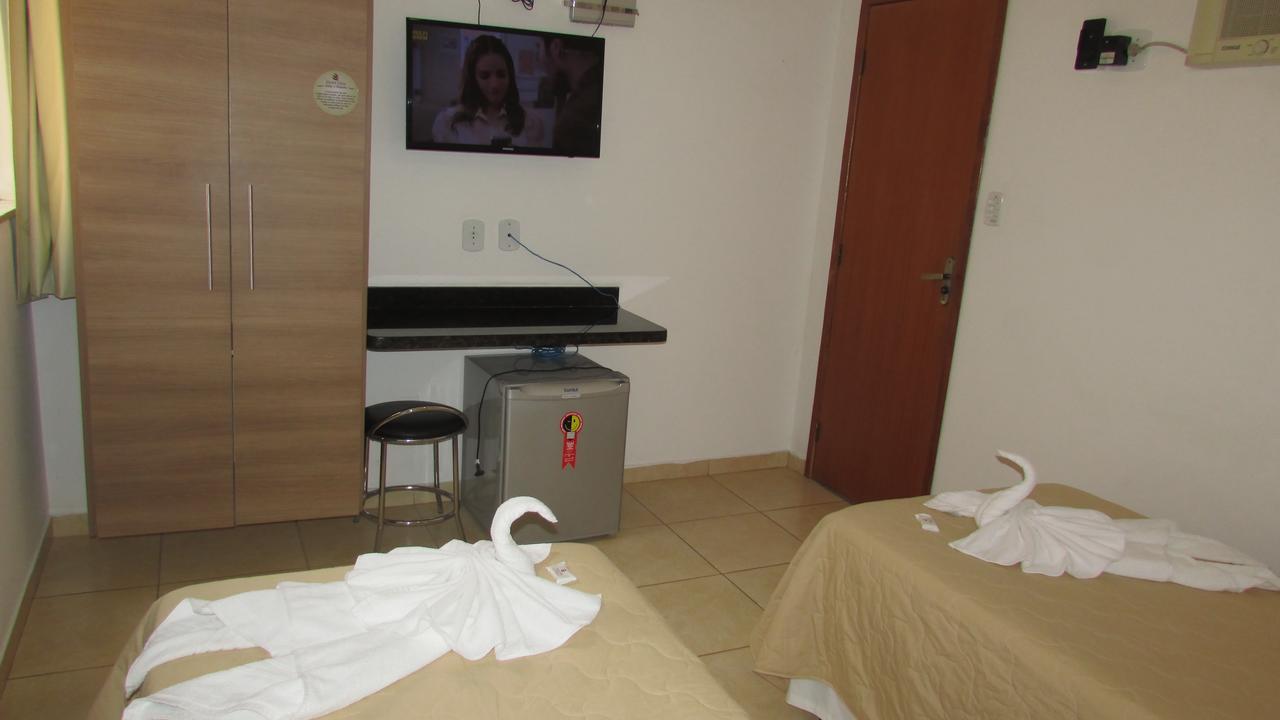 Hotel Oitis โกเวร์นาดอร์ วาลาดาเรส ภายนอก รูปภาพ